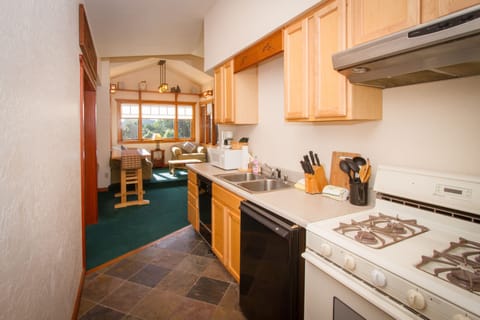 Premium Suite, Hot Tub, Ocean View (Mendocino View East) | Private kitchen | Fridge, microwave, coffee/tea maker, electric kettle