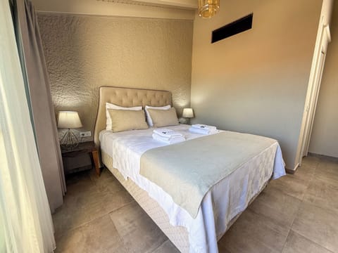Deluxe Double Room, Balcony | Free WiFi