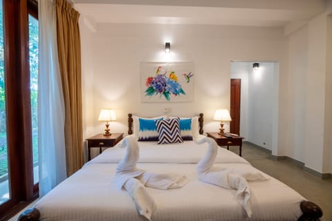 Deluxe Double Room, 1 Queen Bed, Garden View | Premium bedding, minibar, individually decorated, individually furnished