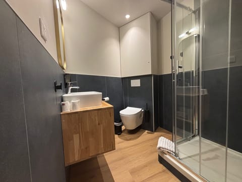 Comfort Double Room, City View | Bathroom