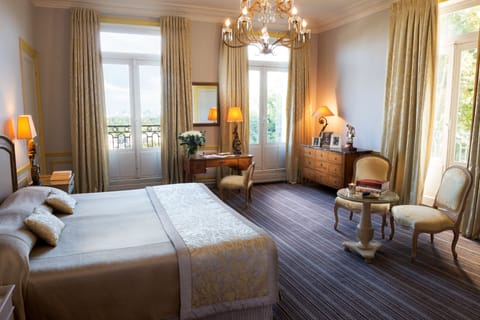 Deluxe Double or Twin Room (Paris View) | Minibar, in-room safe, individually decorated, individually furnished