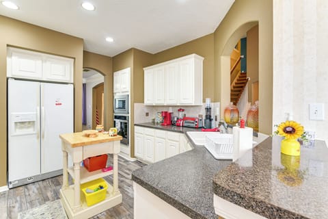 House (4 Bedrooms) | Interior