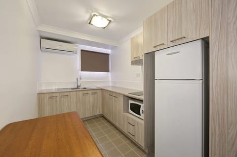 Self Contained Unit | Private kitchen | Fridge, microwave, coffee/tea maker, electric kettle