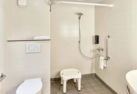 Double Room, Accessible | Bathroom | Shower, towels