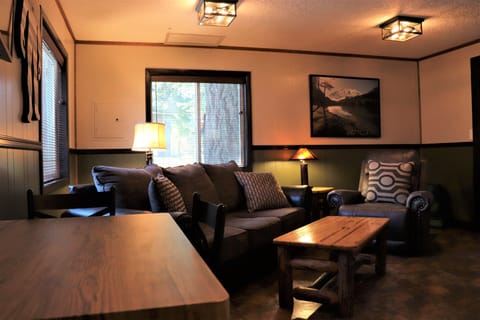 Cabin 6 | Living area | TV