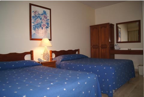 Standard Double Room | Bathroom | Shower, free toiletries, towels, soap