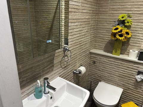 Family Room, Sea View | Bathroom