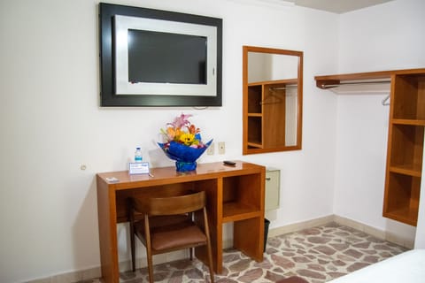 Standard Room | In-room safe, desk, free WiFi, bed sheets