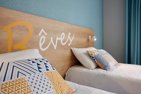 In-room safe, desk, soundproofing, iron/ironing board