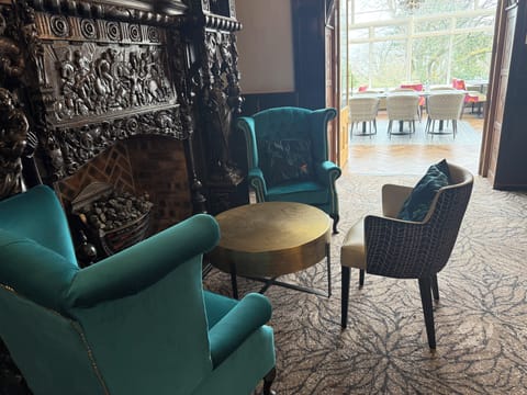 Breakfast, lunch, dinner served; Regional cuisine 