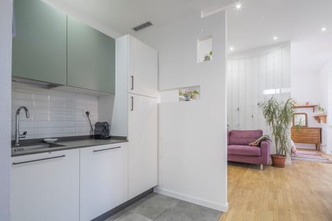 Apartment, Patio | Private kitchen | Fridge, oven, stovetop, espresso maker