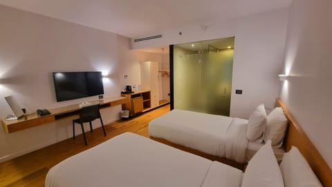 Superior Twin Room | In-room safe, desk, free WiFi, bed sheets