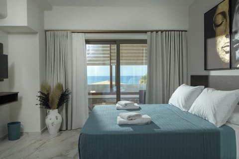 Junior Suite, Sea View | 1 bedroom, premium bedding, iron/ironing board, free WiFi