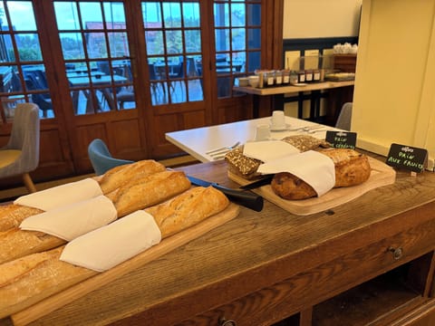 Daily buffet breakfast (EUR 20 per person)