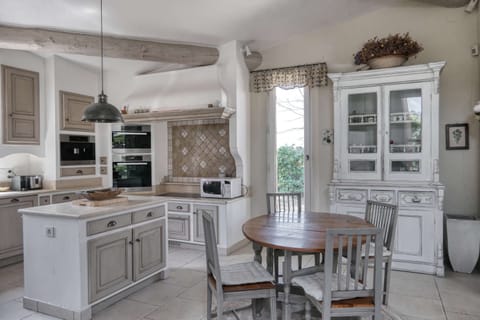 Villa | 3 bedrooms, Internet