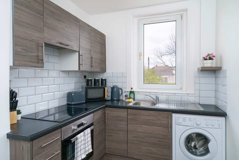 Apartment | 2 bedrooms, desk, Internet