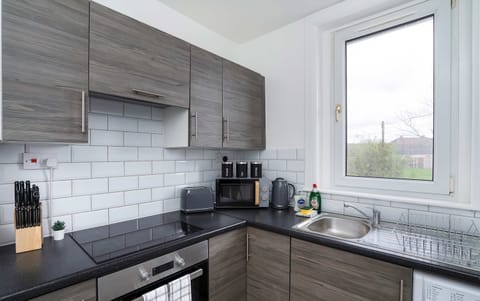 Apartment | 2 bedrooms, desk, Internet