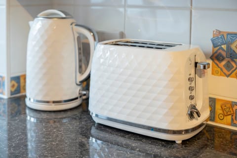 House | 2 bedrooms, desk, Internet