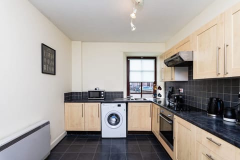 Apartment | 2 bedrooms, desk