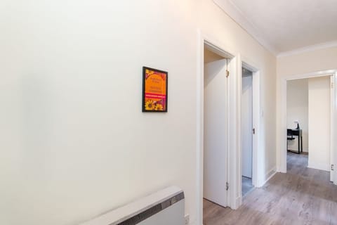 Apartment | 2 bedrooms, desk