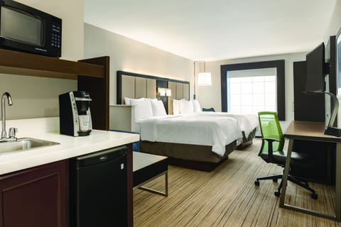 Premium bedding, in-room safe, desk, laptop workspace