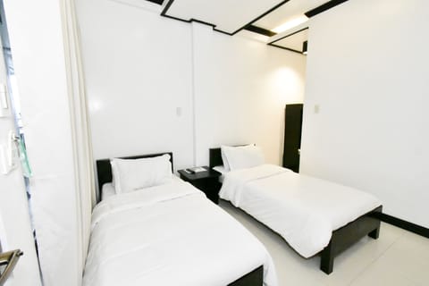 Standard King/Twin (3rd Floor) | In-room safe, iron/ironing board, free WiFi