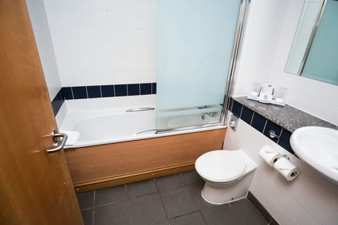 Combined shower/tub, free toiletries, hair dryer, bathrobes