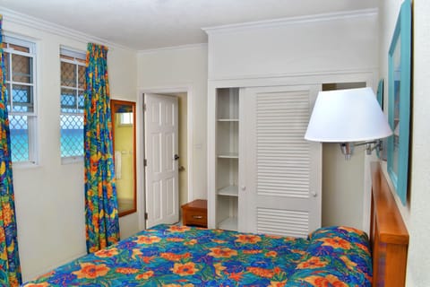 Standard Apartment, 1 Bedroom, Ocean View | In-room safe, desk, blackout drapes, soundproofing