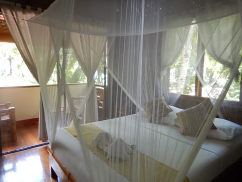 Standard Room, Balcony, Garden View | Premium bedding, in-room safe, free WiFi