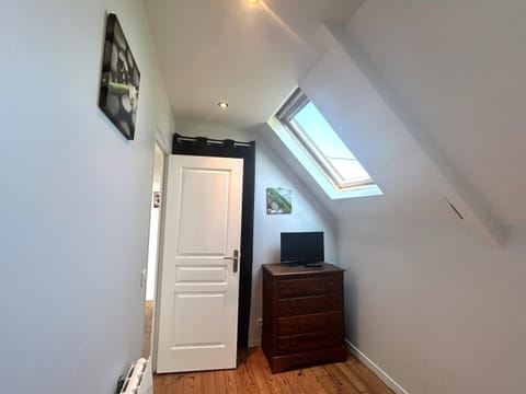 House | 3 bedrooms, individually furnished