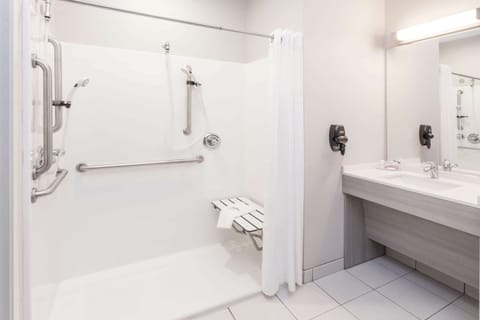 Room, Accessible, Non Smoking | Bathroom | Combined shower/tub, free toiletries, hair dryer, towels