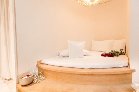 Couples treatment rooms, Turkish bath, body treatments, hydrotherapy