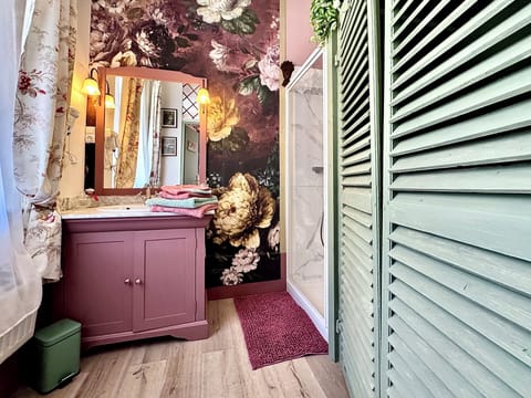 Deluxe Double Room | Bathroom