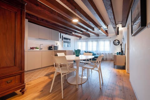 Superior Apartment, City View | Living area