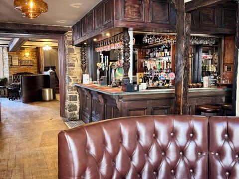 Breakfast, lunch and dinner served