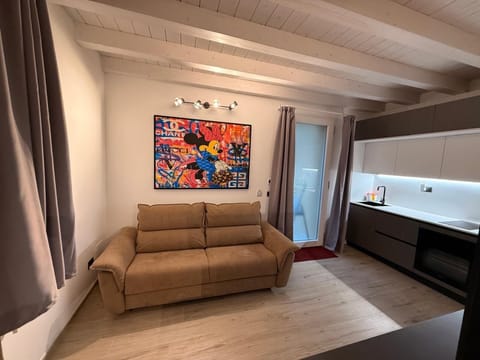 Suite World | Living area | TV