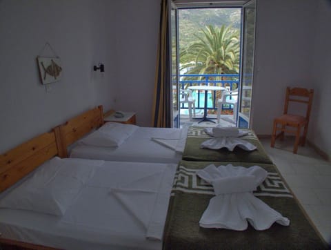 Twin Room, 2 Twin Beds, Balcony, Mountain View | Free cribs/infant beds, free WiFi, bed sheets
