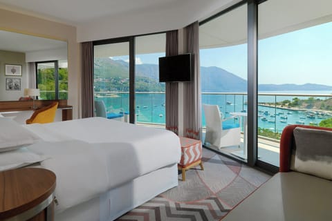 Suite, 1 Bedroom, Sea View | Premium bedding, minibar, in-room safe, desk