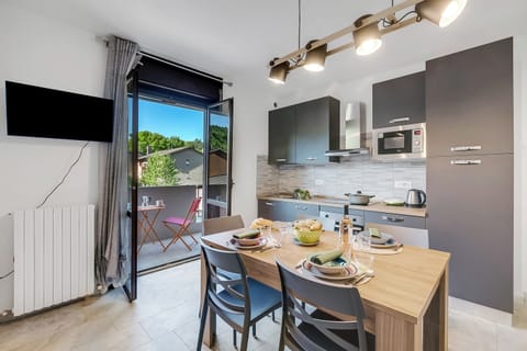 Standard Apartment, Multiple Bedrooms (La Dolce Laveno) | Dining