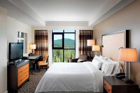 1 bedroom, premium bedding, down comforters, pillowtop beds