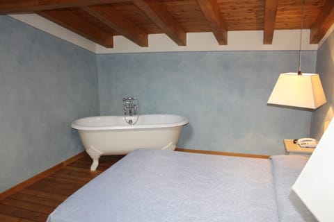 Superior Studio Suite, Balcony, Lake View | In-room safe, blackout drapes, free WiFi