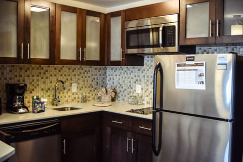 Suite, 1 Bedroom, Kitchen, Pool View | In-room safe, desk, blackout drapes, soundproofing