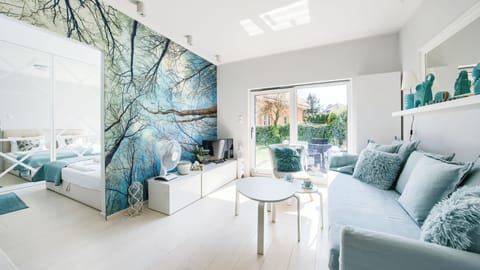 Apartment (6) | Living area | Flat-screen TV