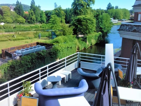 Breakfast, lunch, dinner served; French cuisine