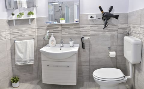 Apartment | Bathroom