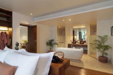 Garden Suite | Premium bedding, free minibar, in-room safe, individually decorated