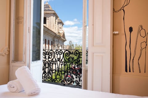 Double Room, Shared Bathroom | In-room safe, desk, free WiFi, bed sheets