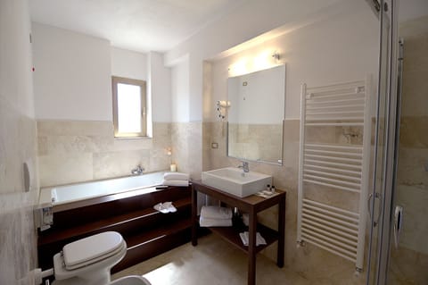 Double or Twin Room | Bathroom | Jetted tub, rainfall showerhead, free toiletries, hair dryer