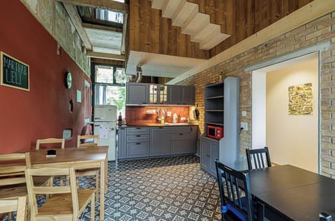 Fridge, microwave, stovetop, cookware/dishes/utensils