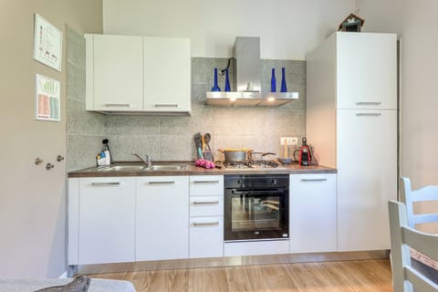 Family Apartment, 1 Bedroom, Mountainside (VP - Sea Garden - B4 with parkng) | Private kitchen | Fridge, oven, stovetop, coffee/tea maker